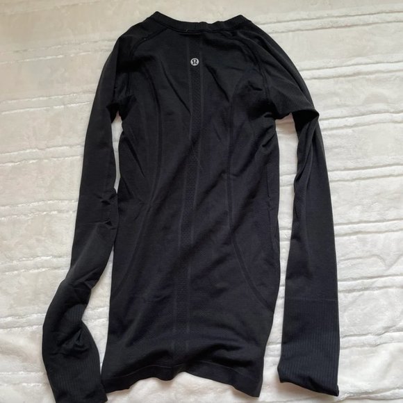 lululemon black swiftly 2.0 long sleeve regular length - Picture 2 of 5